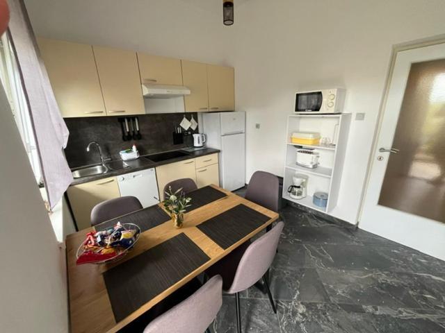 Apartman Laura Dramalj Rum bild